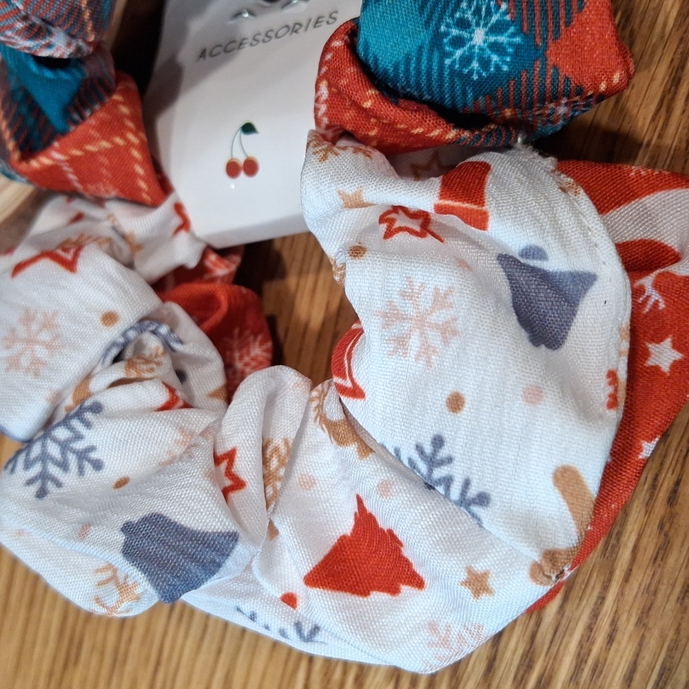 Plaid & Star Patterned Scrunchie Set - Picture 3 of 4